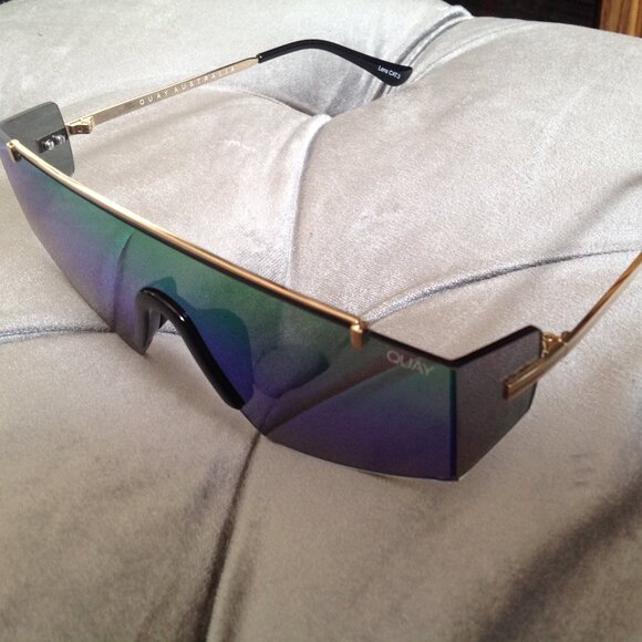 Quay Rimless Wraparound Shield Designer Sunglasses - Picture 1 of 8